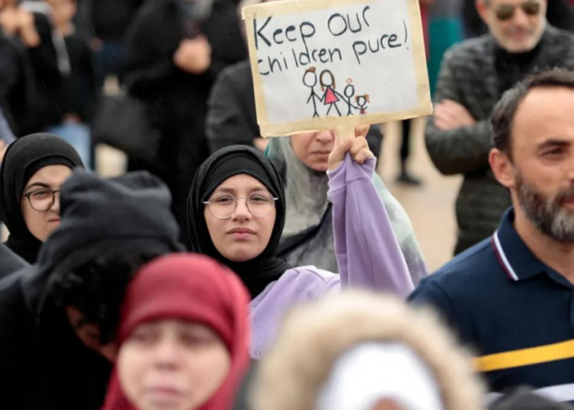 Muslims' march against LGBTI+ curriculum in Canada