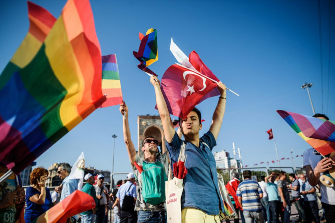 Izmir Pride chooses its new logo