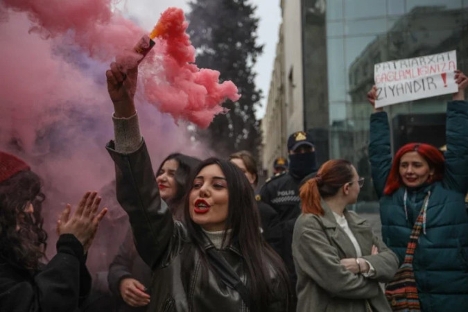 Həbsdəki jurnalist həbsdəki kuirlər haqqında yazıb