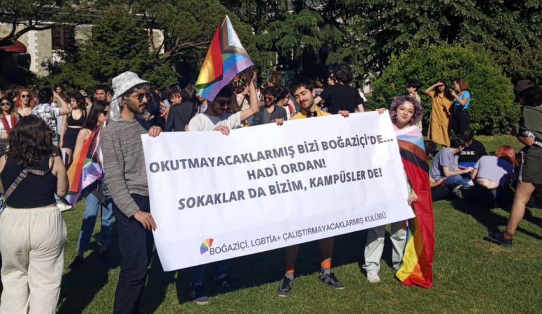 Polis 9-cu Boğaziçi Qürur Yürüşü iştirakçılarına hücum edib