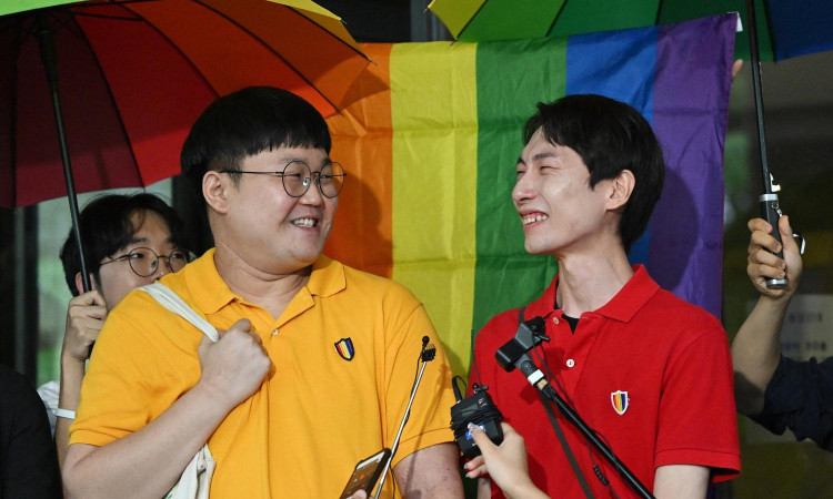 Court recognises queer couple's equality to medical insurance